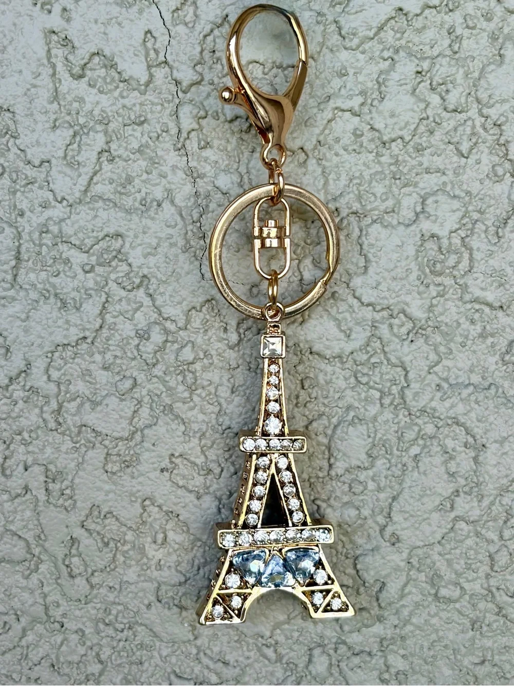 Sparkling Gold Eiffel Tower Crystal Keychain - Chic Women’s Accessory